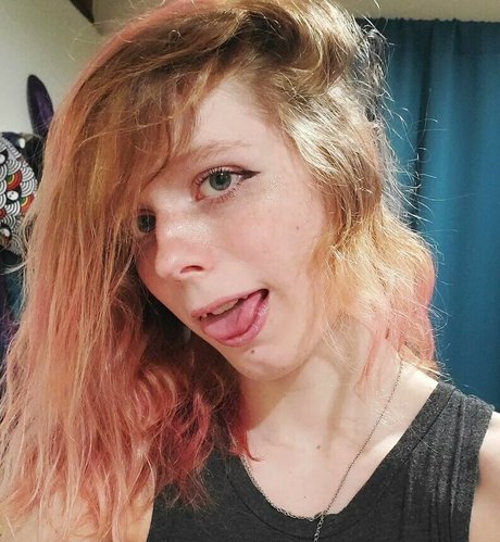 RainieBun adult actress photo