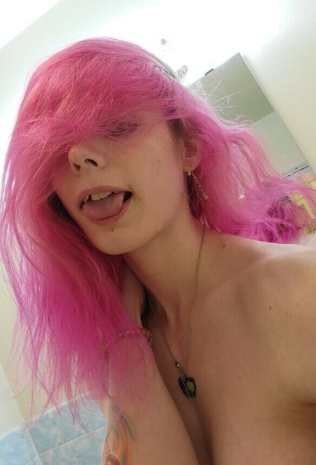 RainieBun nude model images