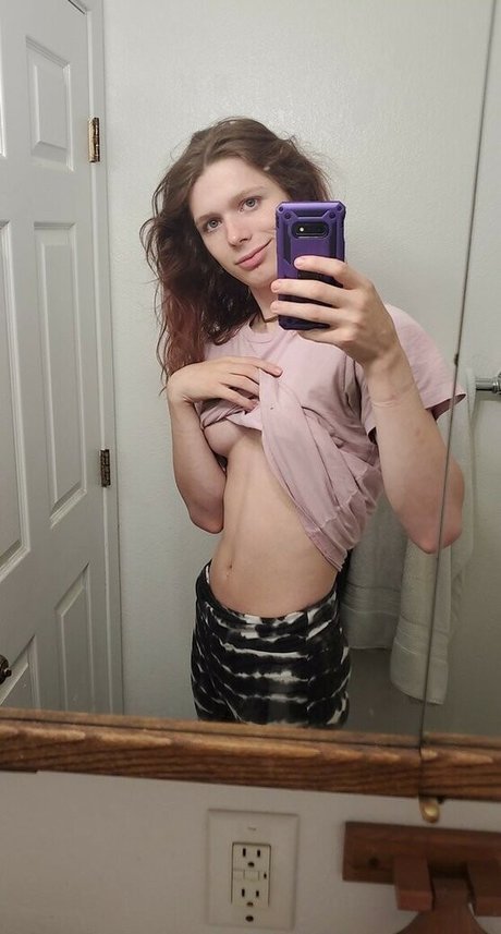 RainieBun nude star photos