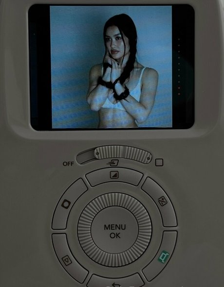 Elaine Thi free star pics