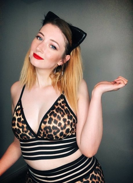 Jane Grey model top img