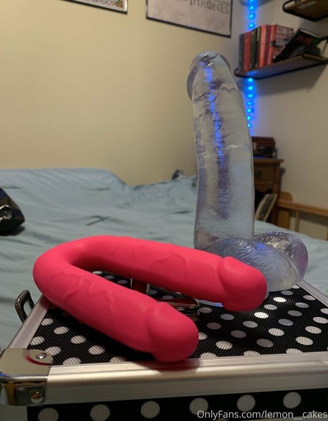 lemon__cakes pretty pornstar image