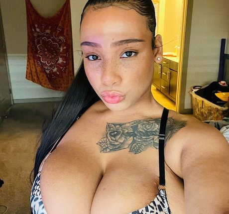 raynellemariah pornographic actress images