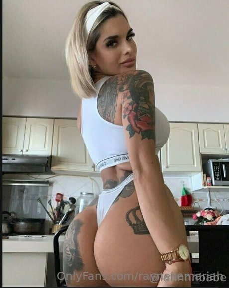 raynellemariah pornstar naked photos