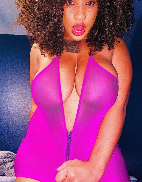 raynellemariah pornstar nude pictures