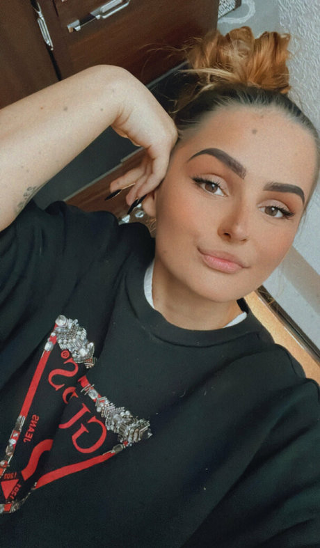 lindanew pornographic actress img