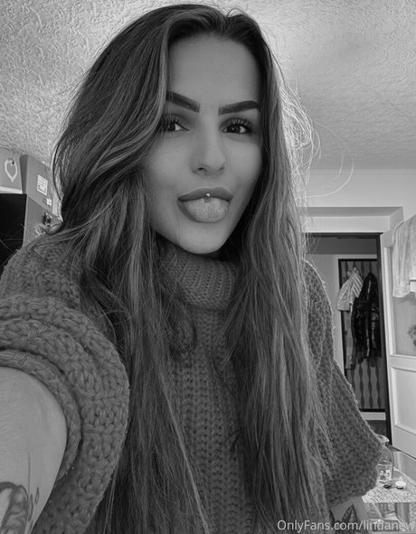 lindanew nudes star picture