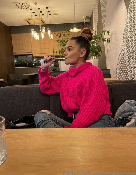 lindanew star erotic photo