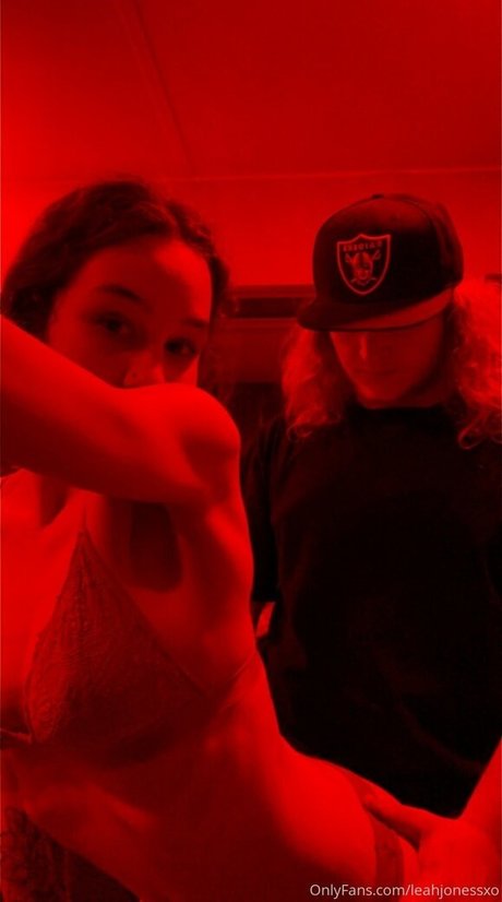 leahjonessxo pretty pornstar img
