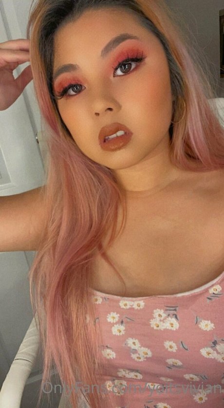 yoitsvivian model sexy picture