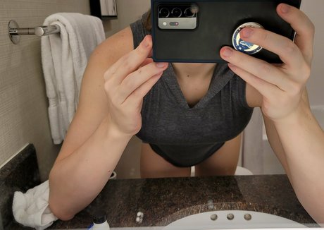 ariharlow model sex img