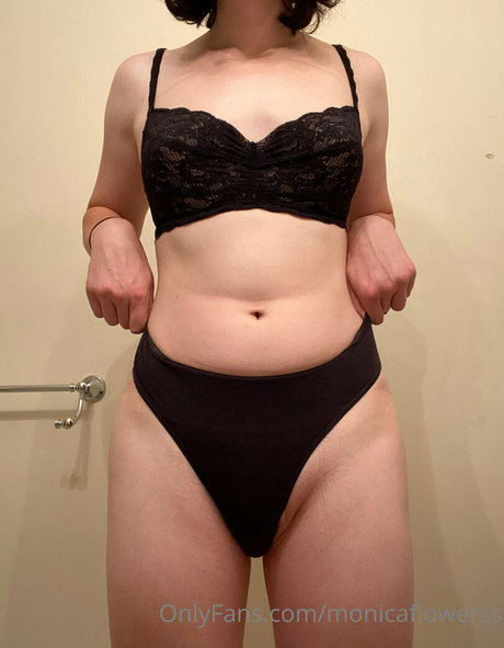 monicaflowerss model adult pictures
