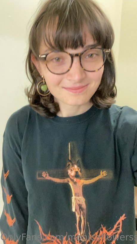 monicaflowerss naked actress images