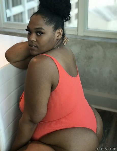 jchanel12 star naked images