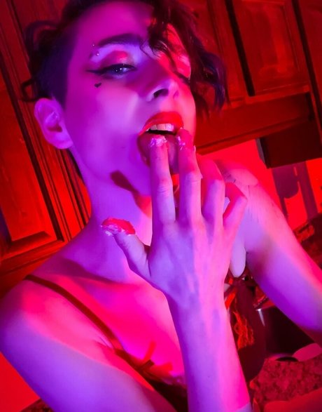 Flickerspark model high quality pictures