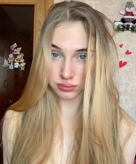 Girl Valerie free pornstar photo