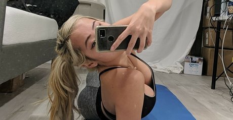 Liquid Pyro erotic model pictures