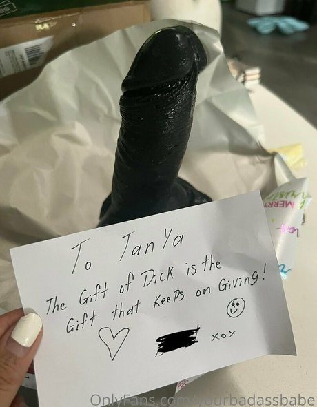 yourbadassbabe perfect model image