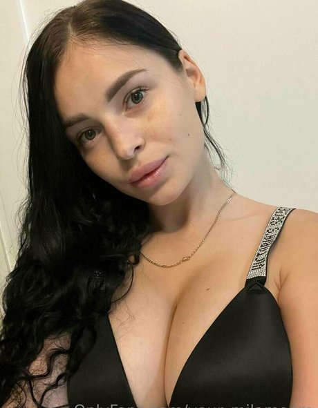 your milamoore hd model photo