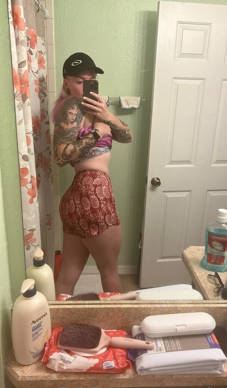 v vanity model nudes pictures