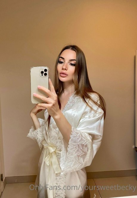 yoursweetbecky model hd pic