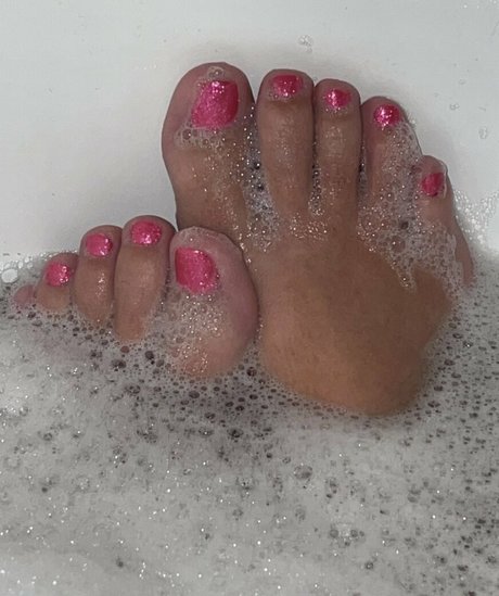 chele26 hot model pic