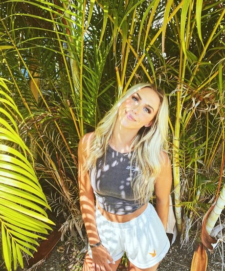 Jakki Farmer star hd images