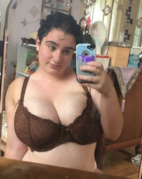 Alida Roos exclusive model images