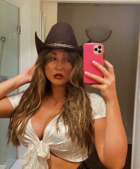 Helayna Birkett best star photo