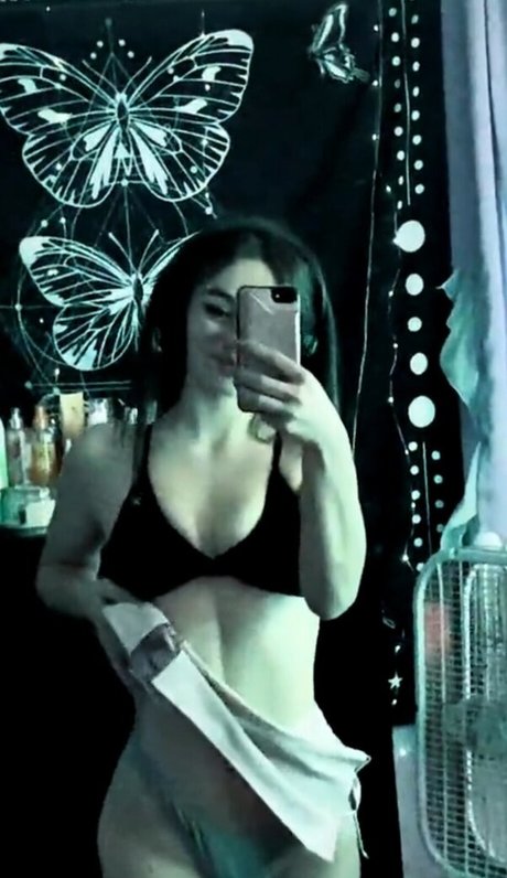 Reese Robbins nudes model pictures