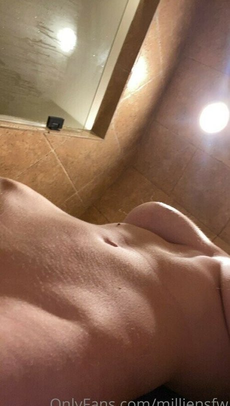 EmiliaNSFW pornstar beautiful pictures