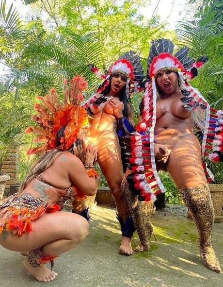 Elizabth Goes sex star pics