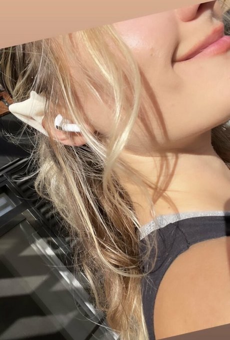 caracagl free actress photo