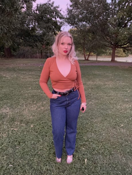 Goblin Shoes model nude pic