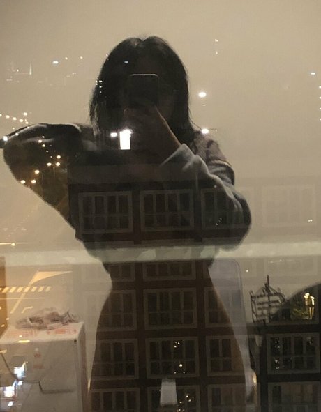 shaigs naked model image