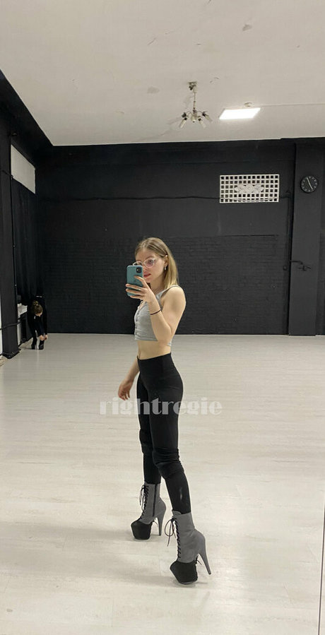 rightregie pornographic star galleries