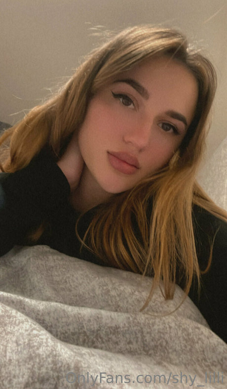 shy lilli xxx actress pics