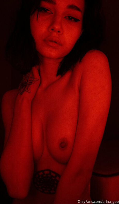 arina gpo naked model img