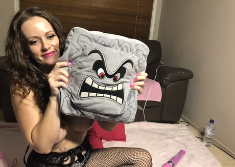 melodyradford model hot pics