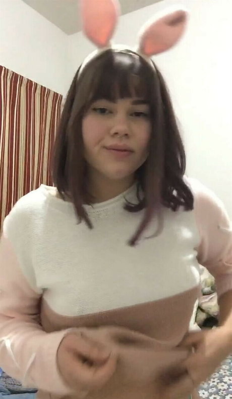 Isabela Isaadolas star naked photos