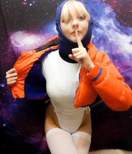 Fire Lord Dev perfect actress photo