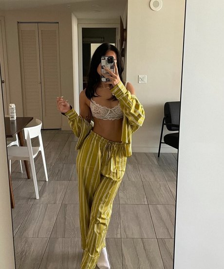 vivacious honey nudes actress image