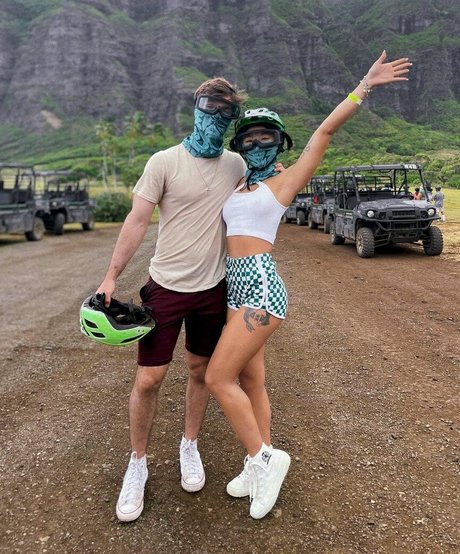 vivacious honey model high quality img