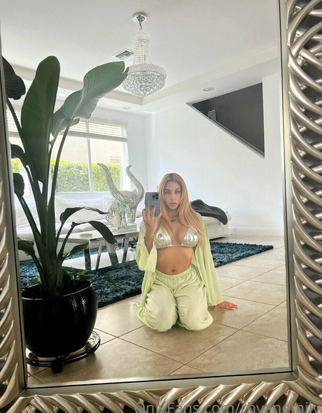 emilyywild hot pornstar picture