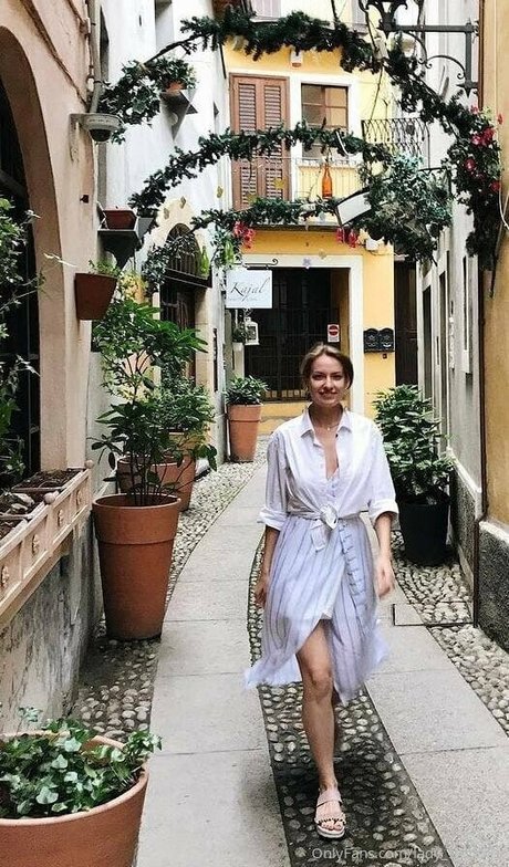 crazylayla model porn archive