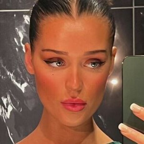 Rine Milane star high quality photos