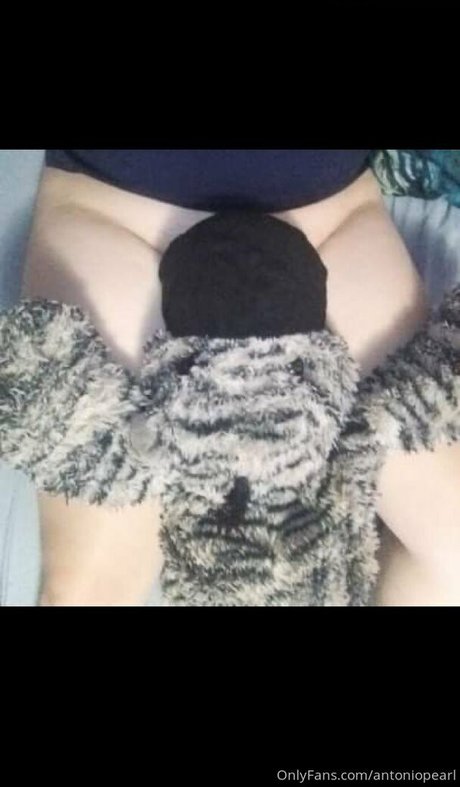 antoniopearl nudes pornstar pic