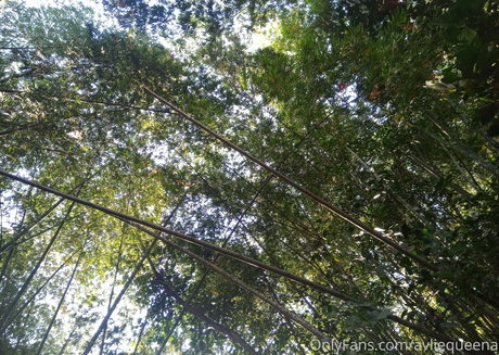 avliequeena erotic actress gallery