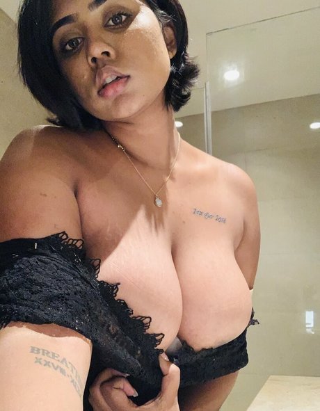 oasi das private model nudes photo