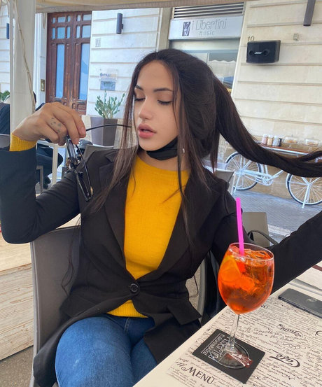 Bruna Santos xxx star pic